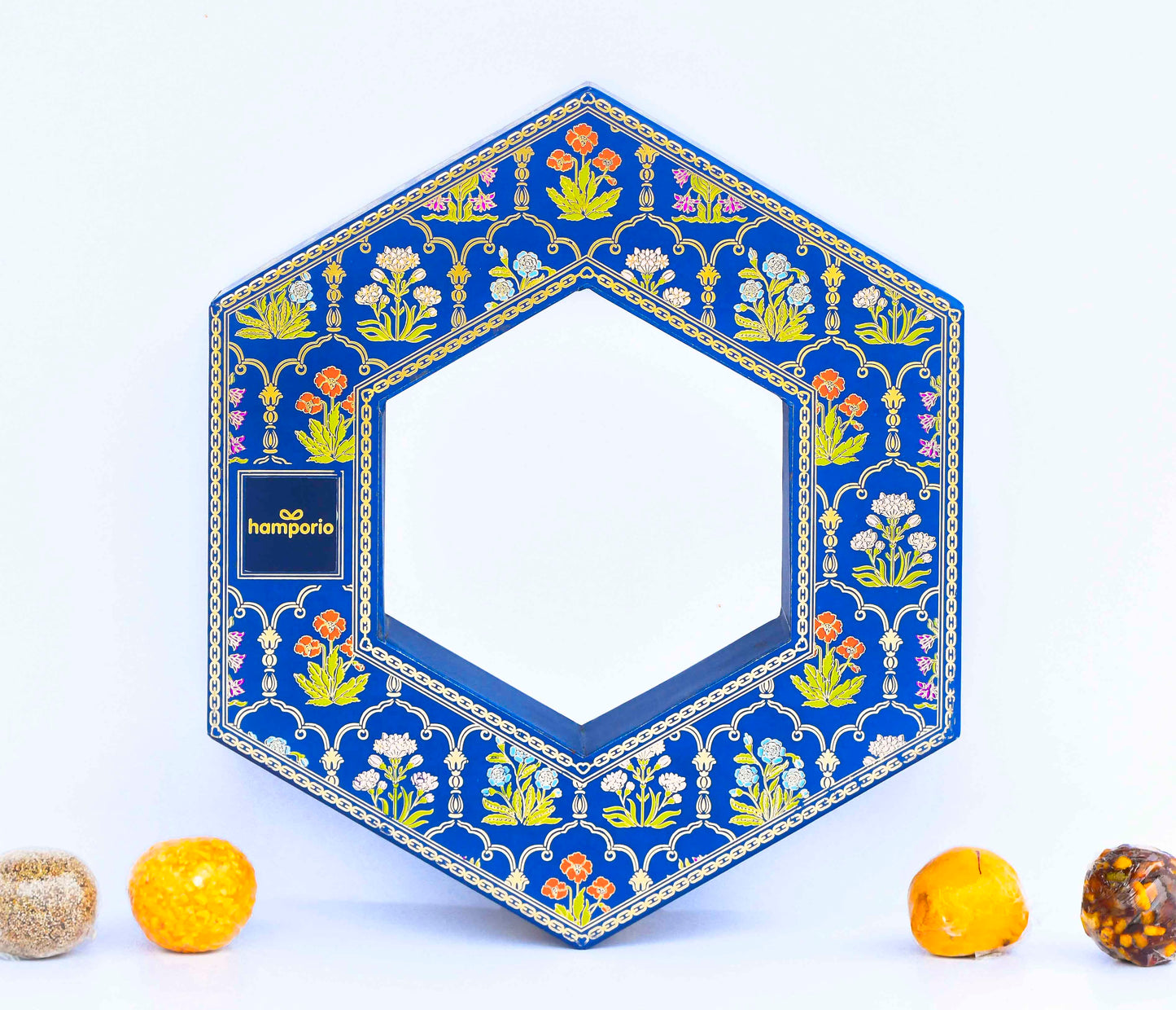 TRADITIONAL ELEGANCE img3